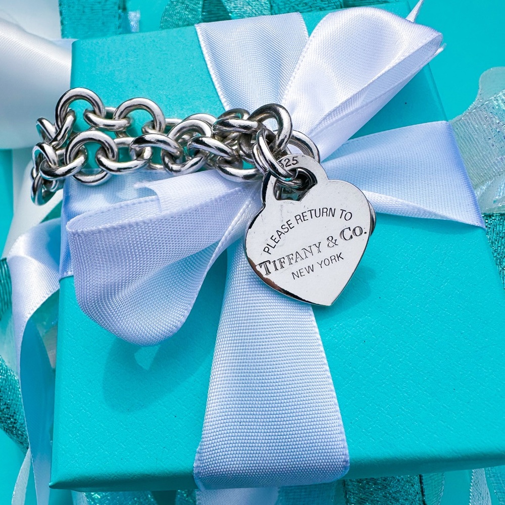 Tiffany and Co. Return to Tiffany Heart Charm Bracelet Sterling Silver